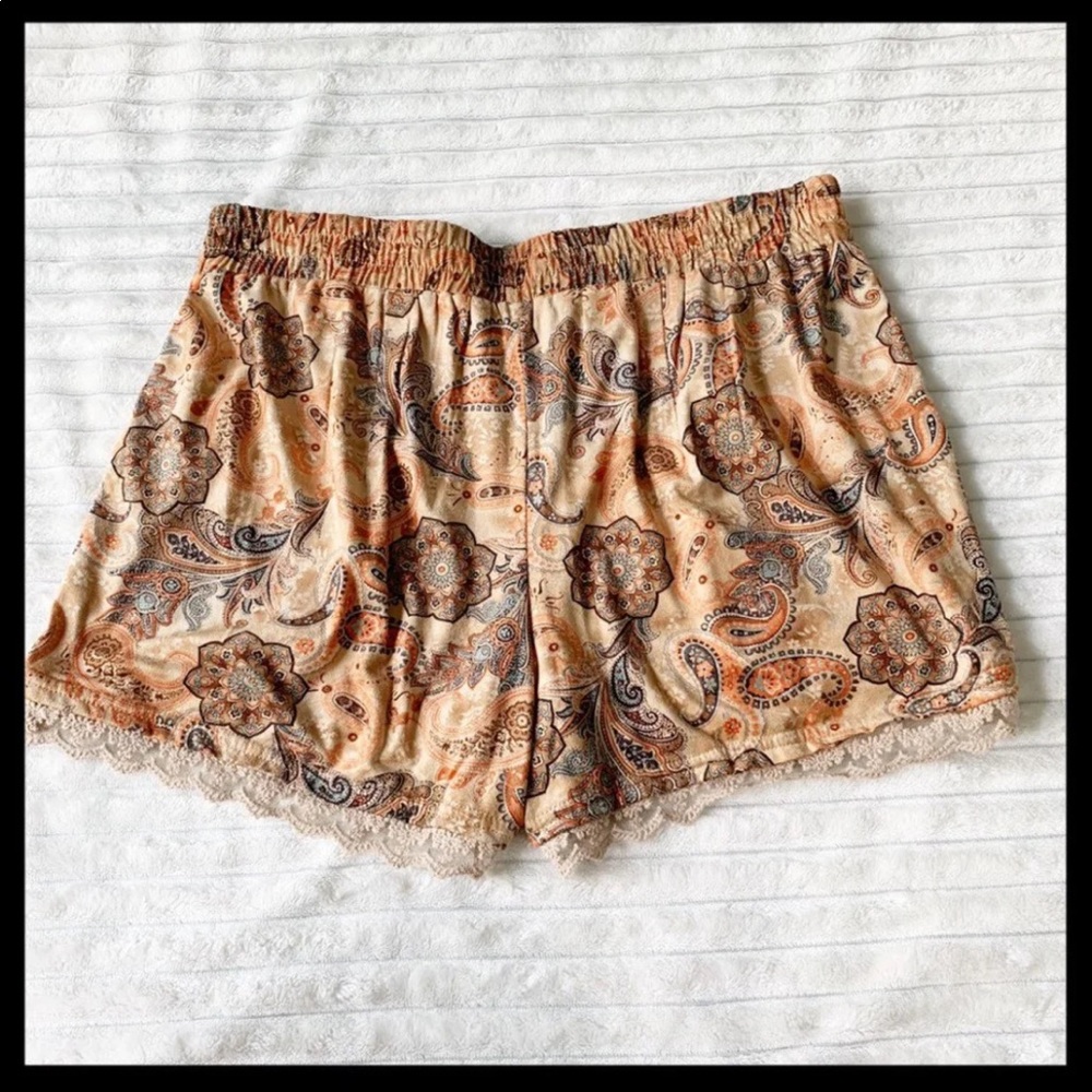 Jolt Shorts - Picture 3 of 8